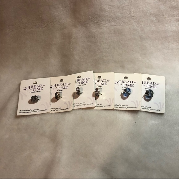 FINAL SALE- LEAVING CLOSET-NO FURTHER DISCOUNTS - Picture 1 of 13